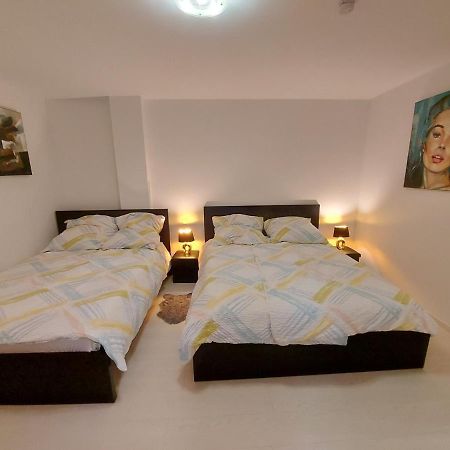 Several Different Rooms, Newly Furnished, In A New House In Vichten المظهر الخارجي الصورة