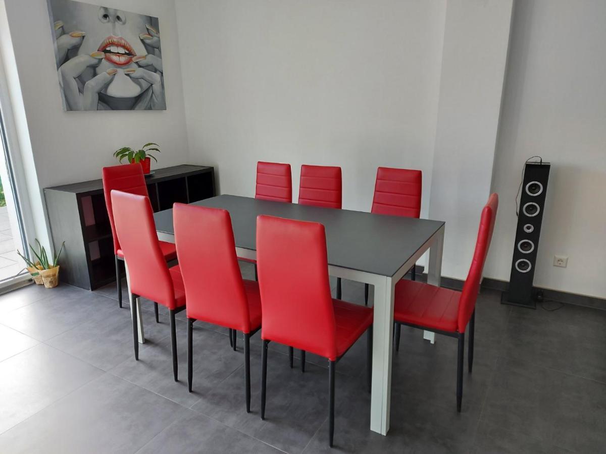 Several Different Rooms, Newly Furnished, In A New House In Vichten المظهر الخارجي الصورة