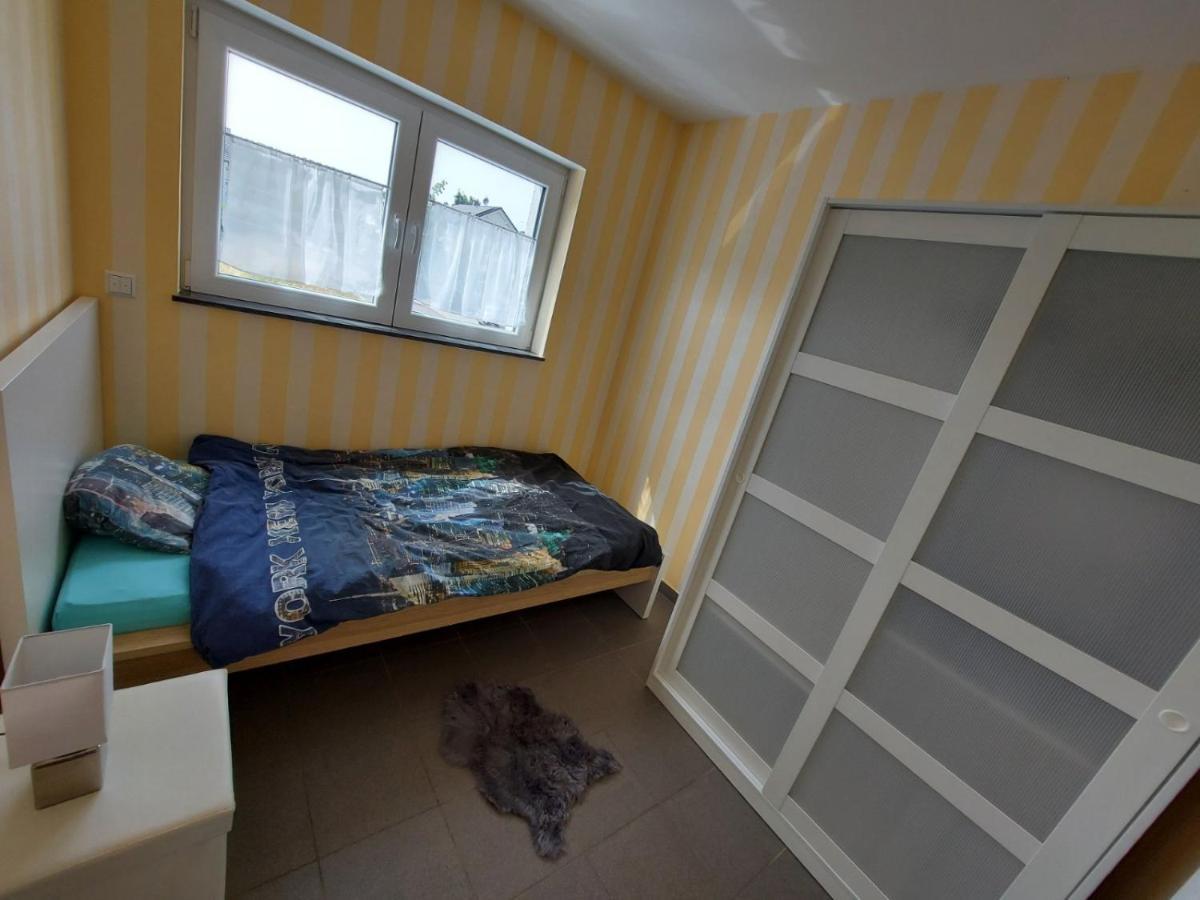 Several Different Rooms, Newly Furnished, In A New House In Vichten المظهر الخارجي الصورة