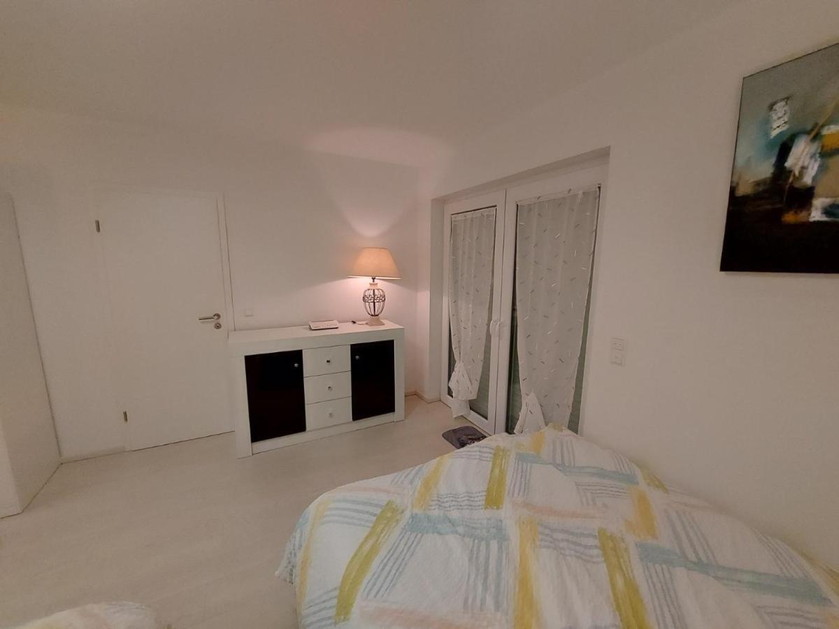 Several Different Rooms, Newly Furnished, In A New House In Vichten المظهر الخارجي الصورة